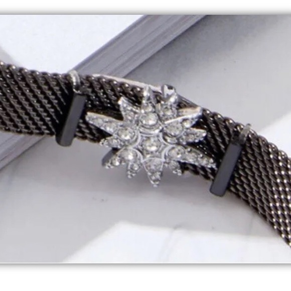 HUGE SALE! STELLA & DOT KEEP COLLECTIVE SNOWFLAKE TRIO SILVER CHARM NEW $39 - Picture 5 of 7